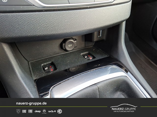 Fahrzeugabbildung Peugeot 308 Active Glasdach Einparkhilfe