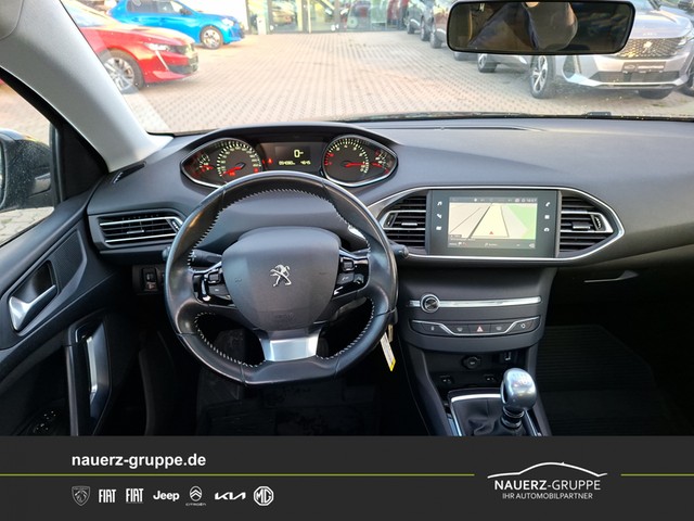 Fahrzeugabbildung Peugeot 308 Active Glasdach Einparkhilfe