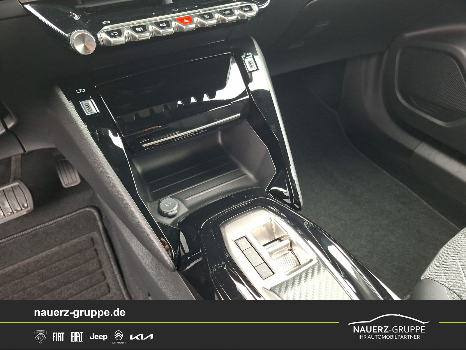 Fahrzeugabbildung Peugeot 2008 Hybrid 145e DSC6 Allure