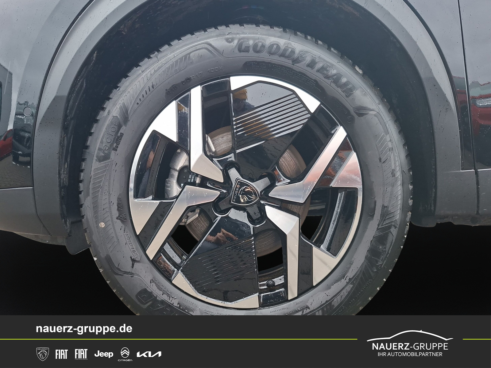 Fahrzeugabbildung Peugeot 2008 Hybrid 145e DSC6 Allure