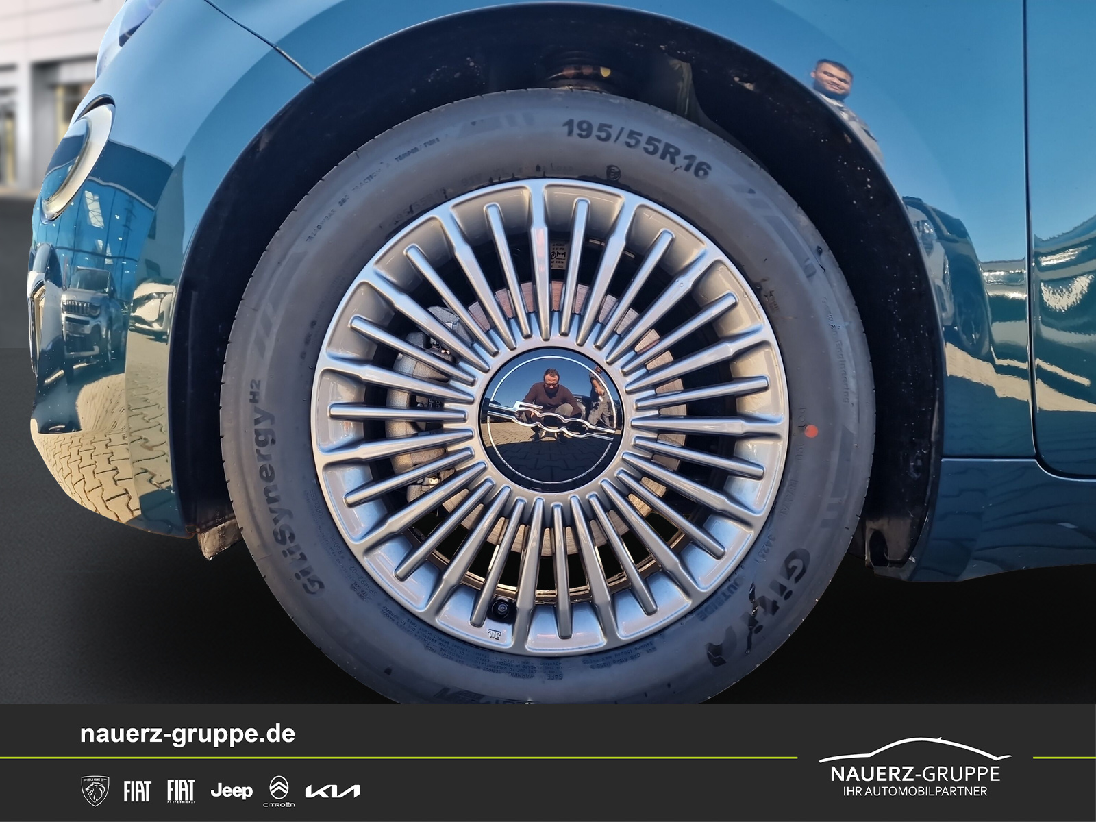 Fahrzeugabbildung Fiat 500 1.0 Hybrid FireFly 48 kW Torino - mit KI generiert/bearbeitet