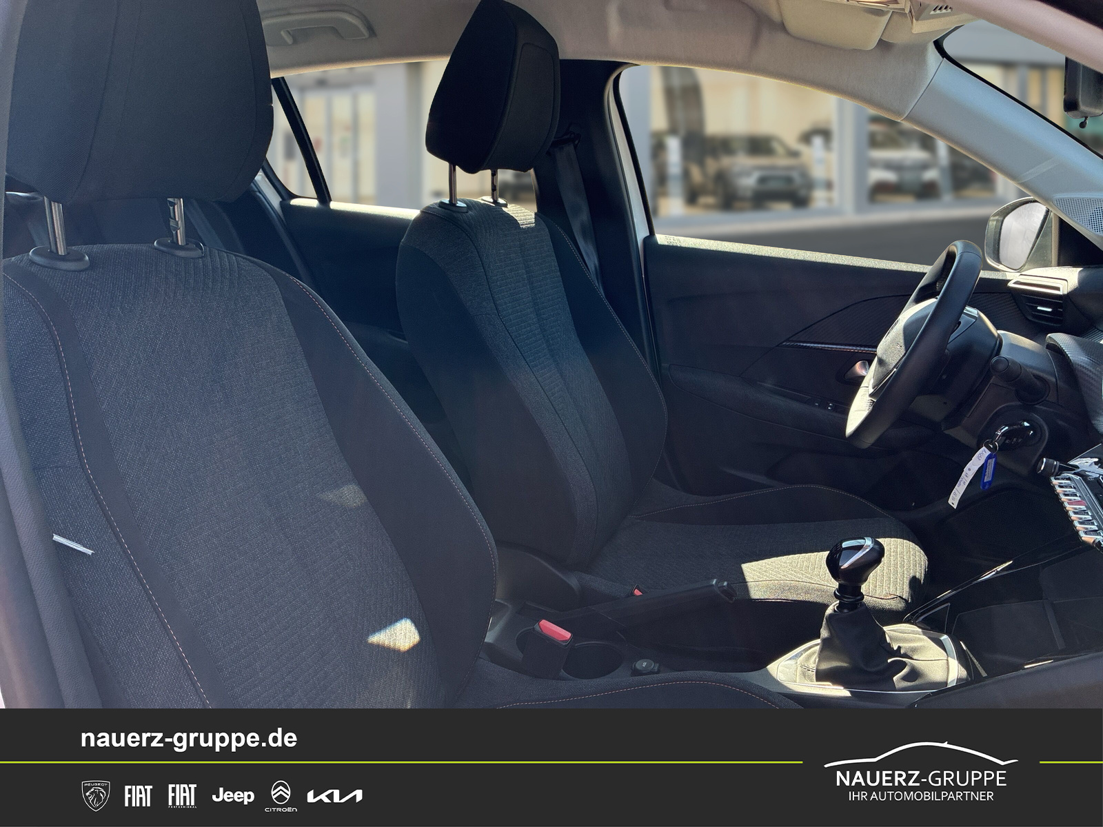 Fahrzeugabbildung Peugeot 208 Style PureTech 100