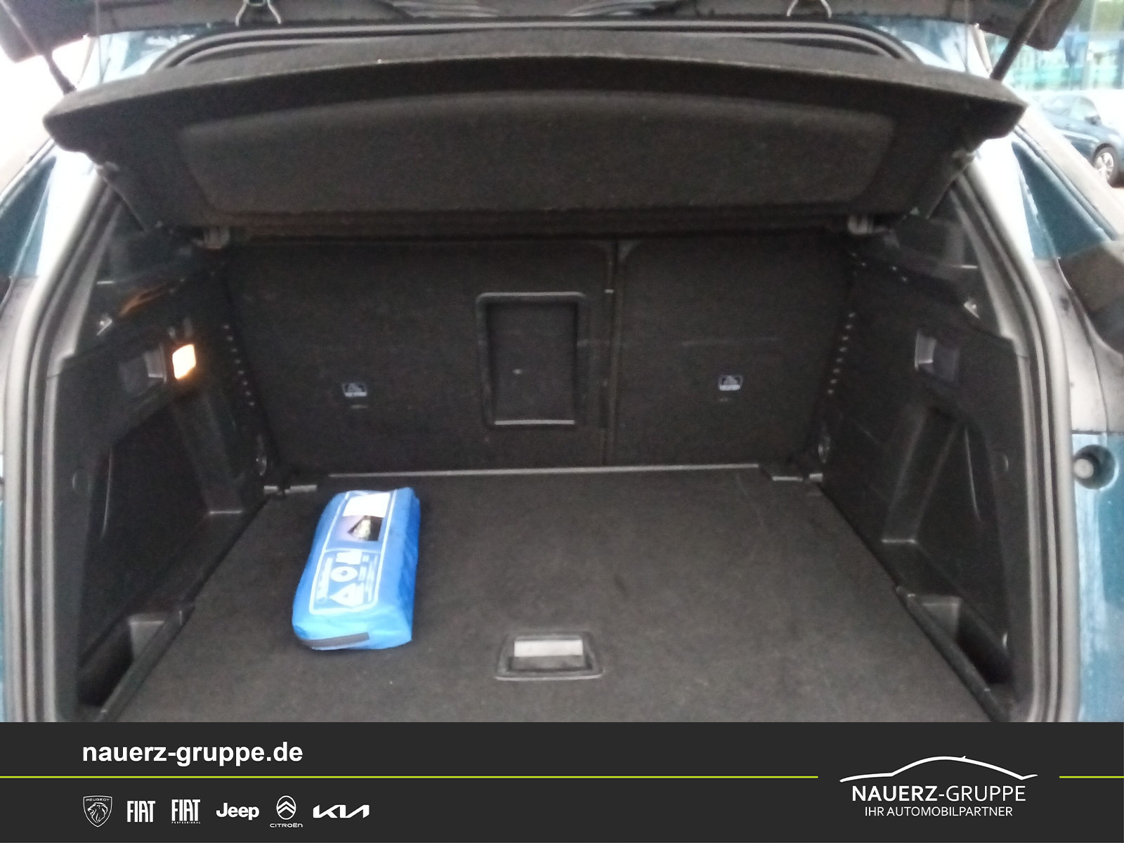 Fahrzeugabbildung Peugeot 3008 Allure Pack PureTech 130 EAT8