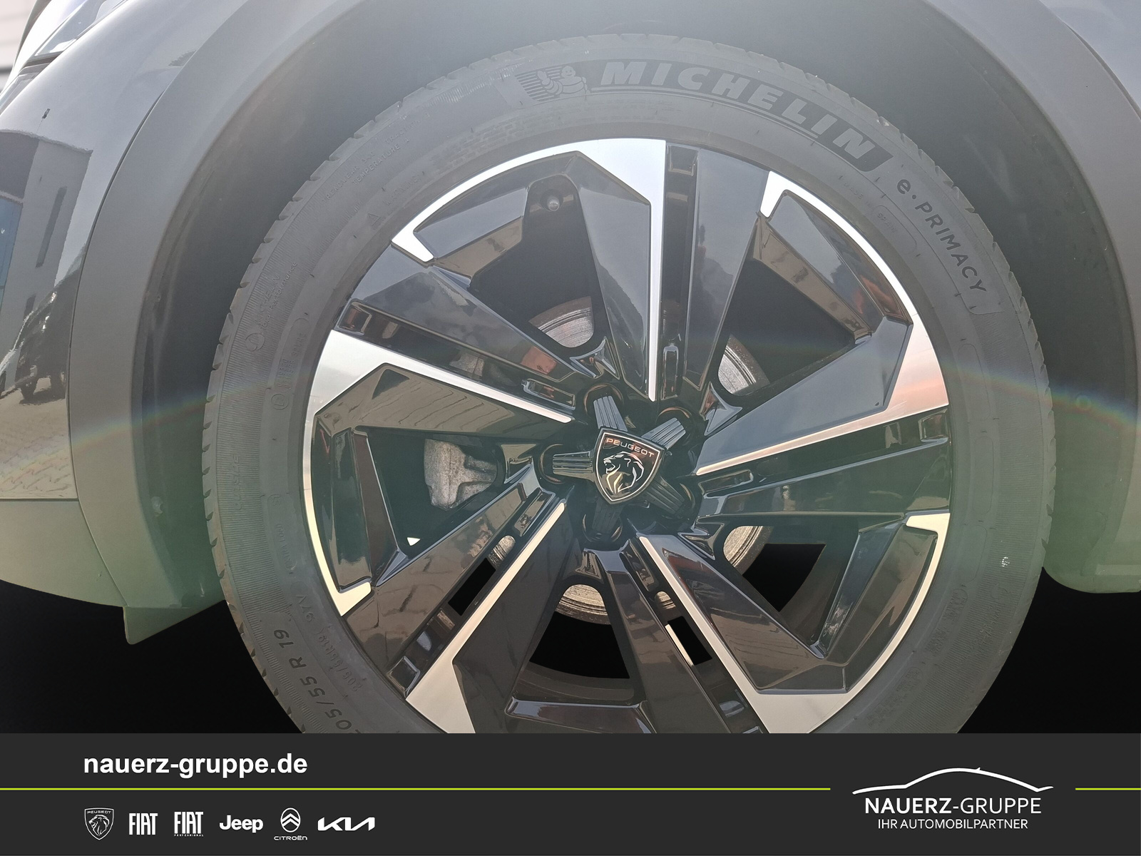 Fahrzeugabbildung Peugeot 408 Allure Pack PureTech 130 EAT8