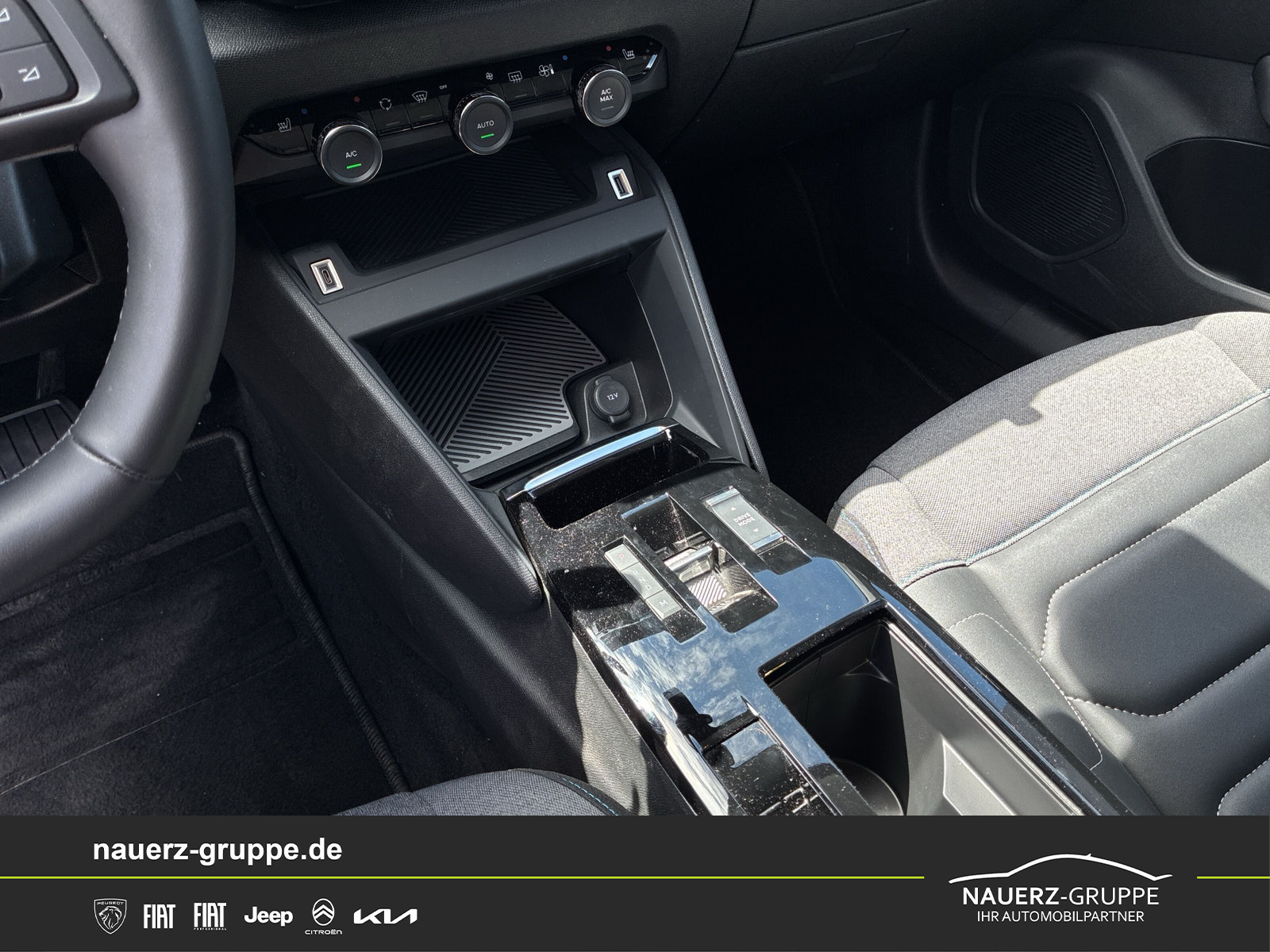 Fahrzeugabbildung Citroen C4 Max Limousine PureTech 130 EAT8