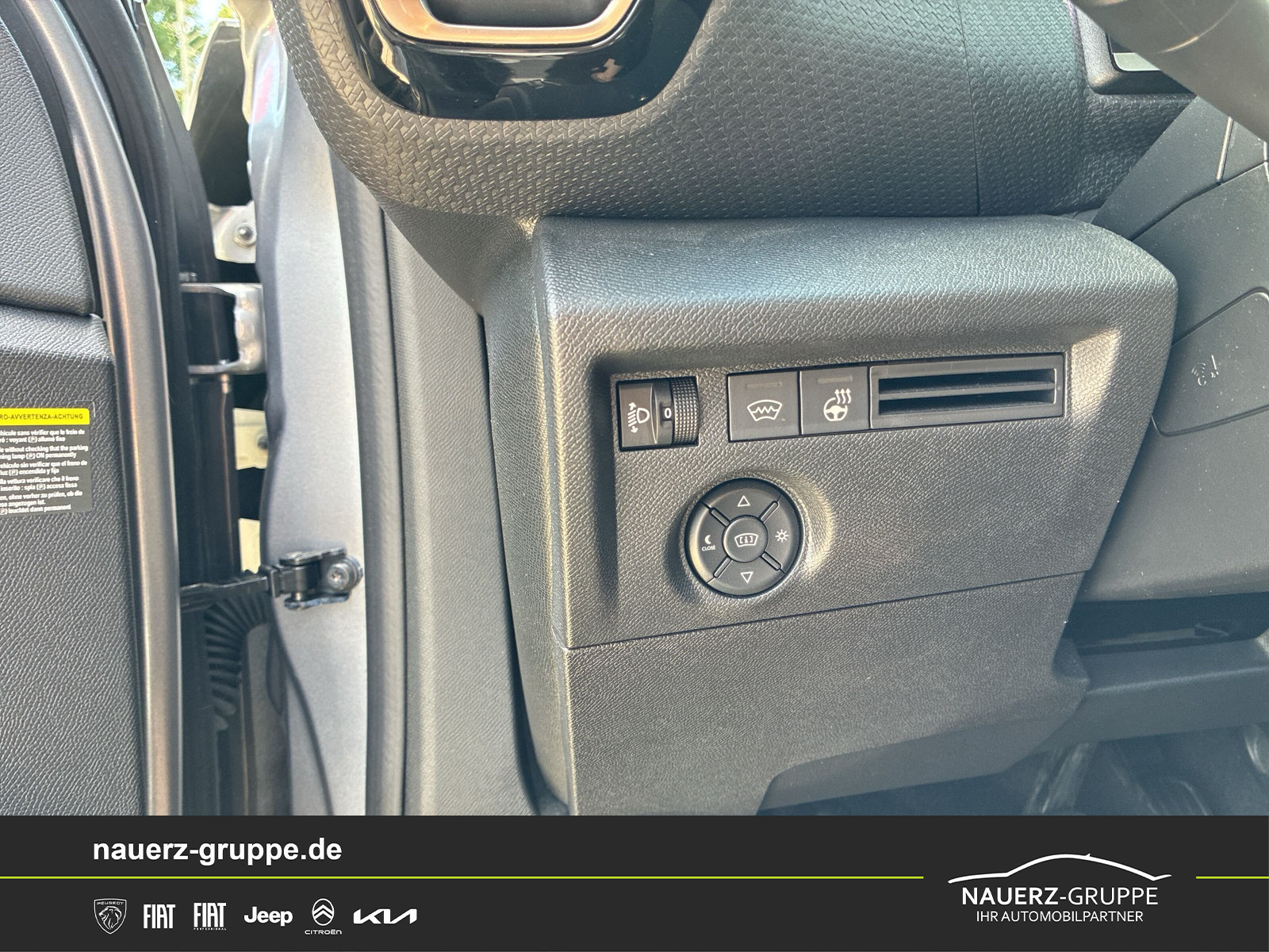 Fahrzeugabbildung Citroen C4 Max Limousine PureTech 130 EAT8