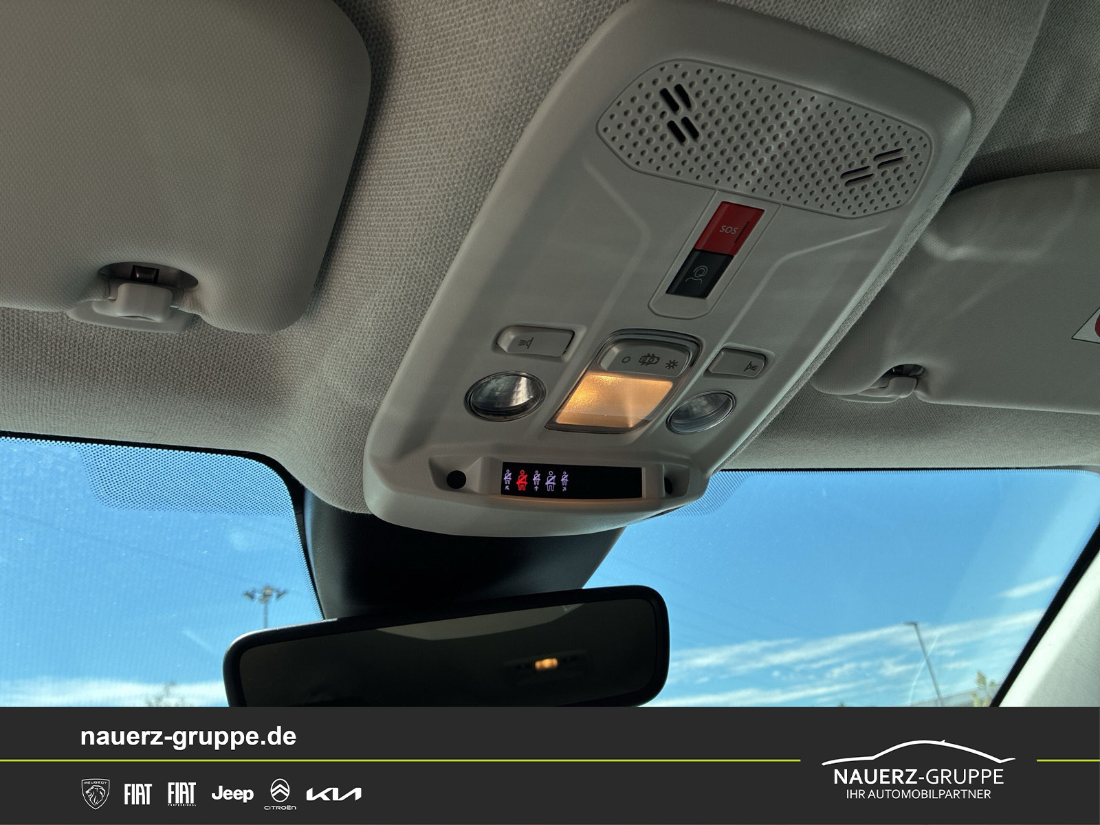 Fahrzeugabbildung Citroen C4 Max Limousine PureTech 130 EAT8