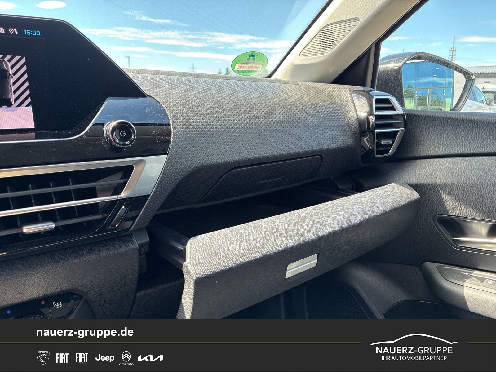Fahrzeugabbildung Citroen C4 Max Limousine PureTech 130 EAT8