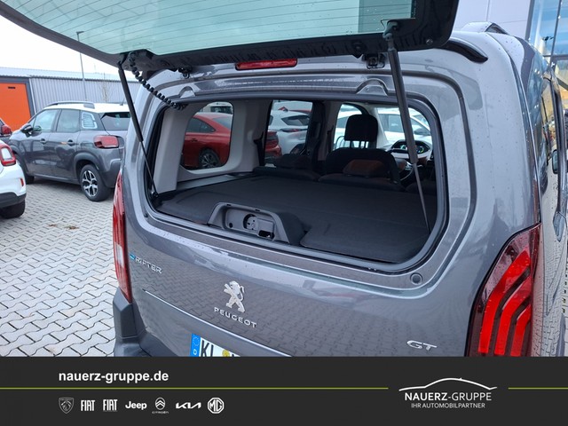 Fahrzeugabbildung Peugeot Rifter Allure GT Line Elektromotor L1 - mit KI generiert/bearbeitet