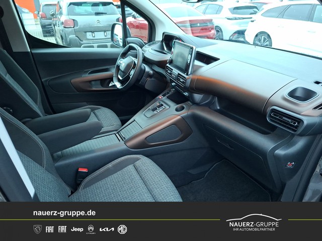 Fahrzeugabbildung Peugeot Rifter Allure GT Line Elektromotor L1 - mit KI generiert/bearbeitet