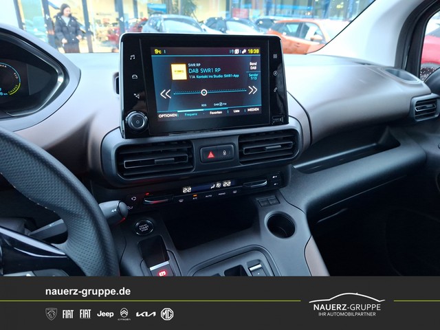 Fahrzeugabbildung Peugeot Rifter Allure GT Line Elektromotor L1 - mit KI generiert/bearbeitet