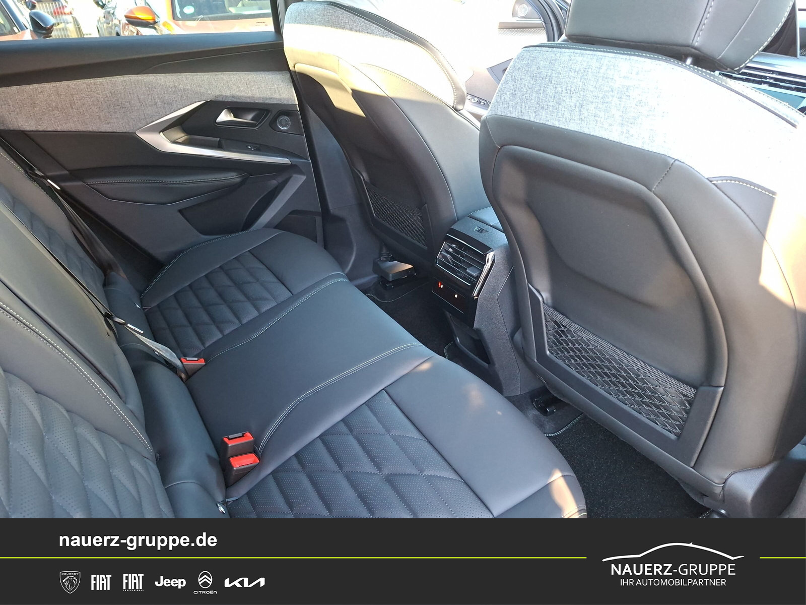 Fahrzeugabbildung Peugeot 3008 Hybrid 145 GT Exclusive