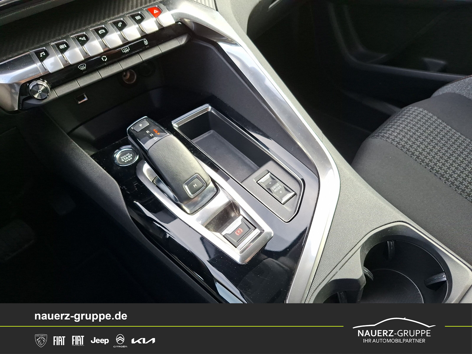 Fahrzeugabbildung Peugeot 3008 Active Pack PureTech 130