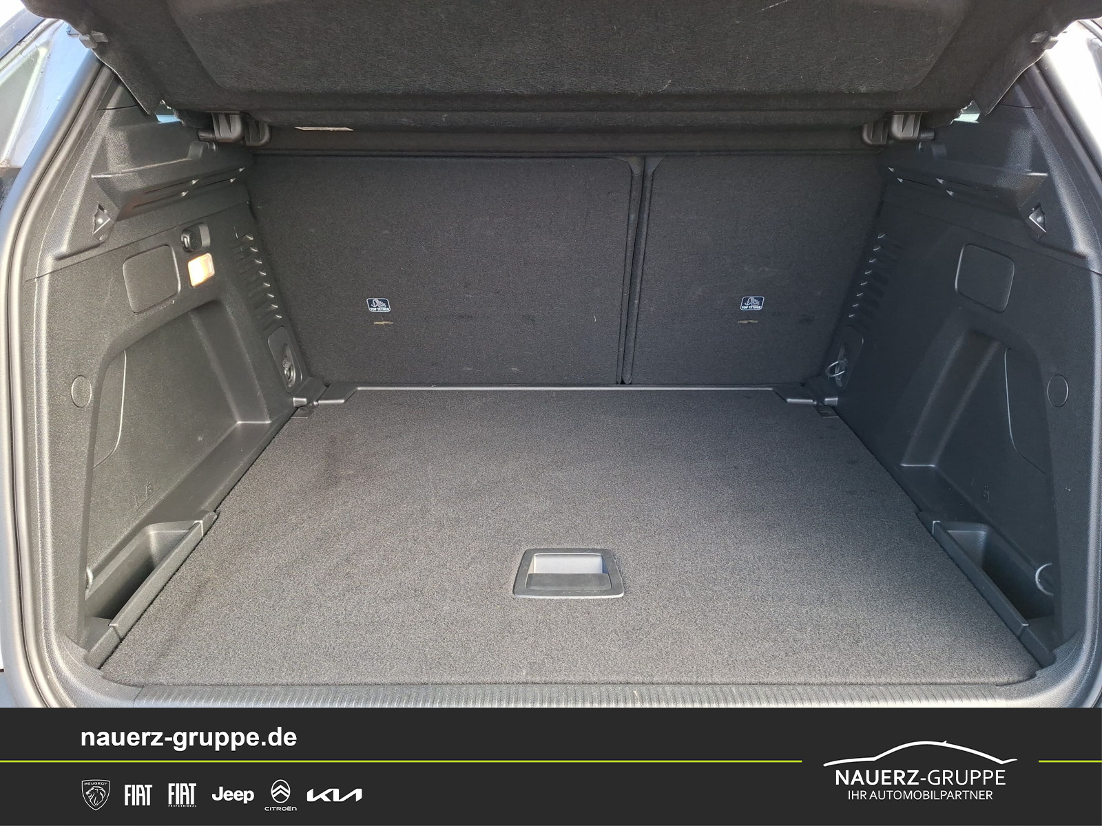 Fahrzeugabbildung Peugeot 3008 Active Pack PureTech 130