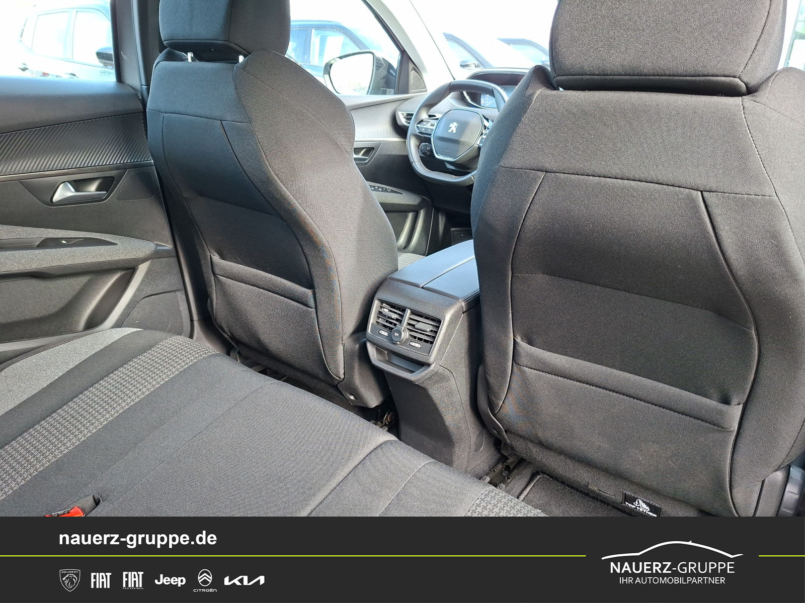 Fahrzeugabbildung Peugeot 3008 Active Pack PureTech 130