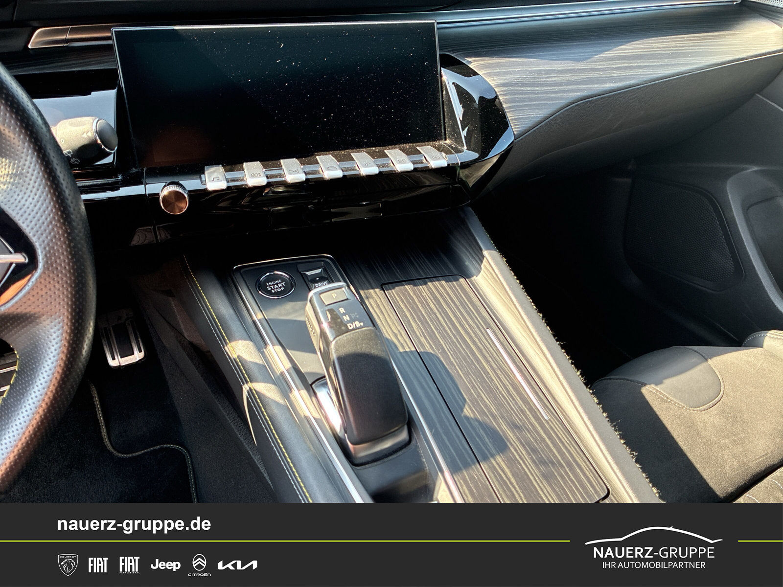 Fahrzeugabbildung Peugeot 508 SW Hybrid 4 360 PSE - mit KI generiert/bearbeitet