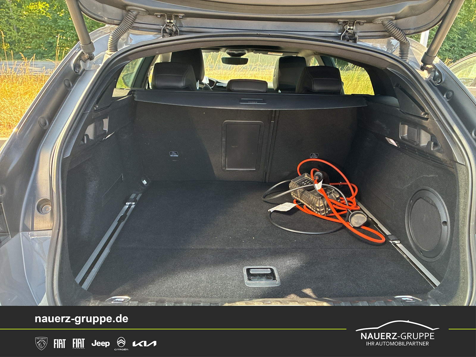 Fahrzeugabbildung Peugeot 508 SW Hybrid 4 360 PSE - mit KI generiert/bearbeitet