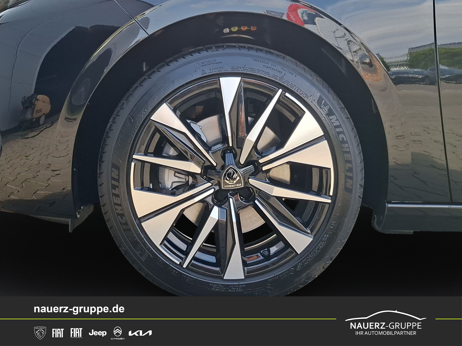 Fahrzeugabbildung Peugeot 308 SW Allure Diesel 130 EAT8 - mit KI generiert/bearbeitet