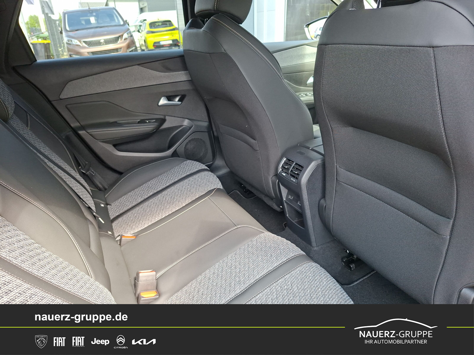 Fahrzeugabbildung Peugeot 308 SW Allure Diesel 130 EAT8 - mit KI generiert/bearbeitet