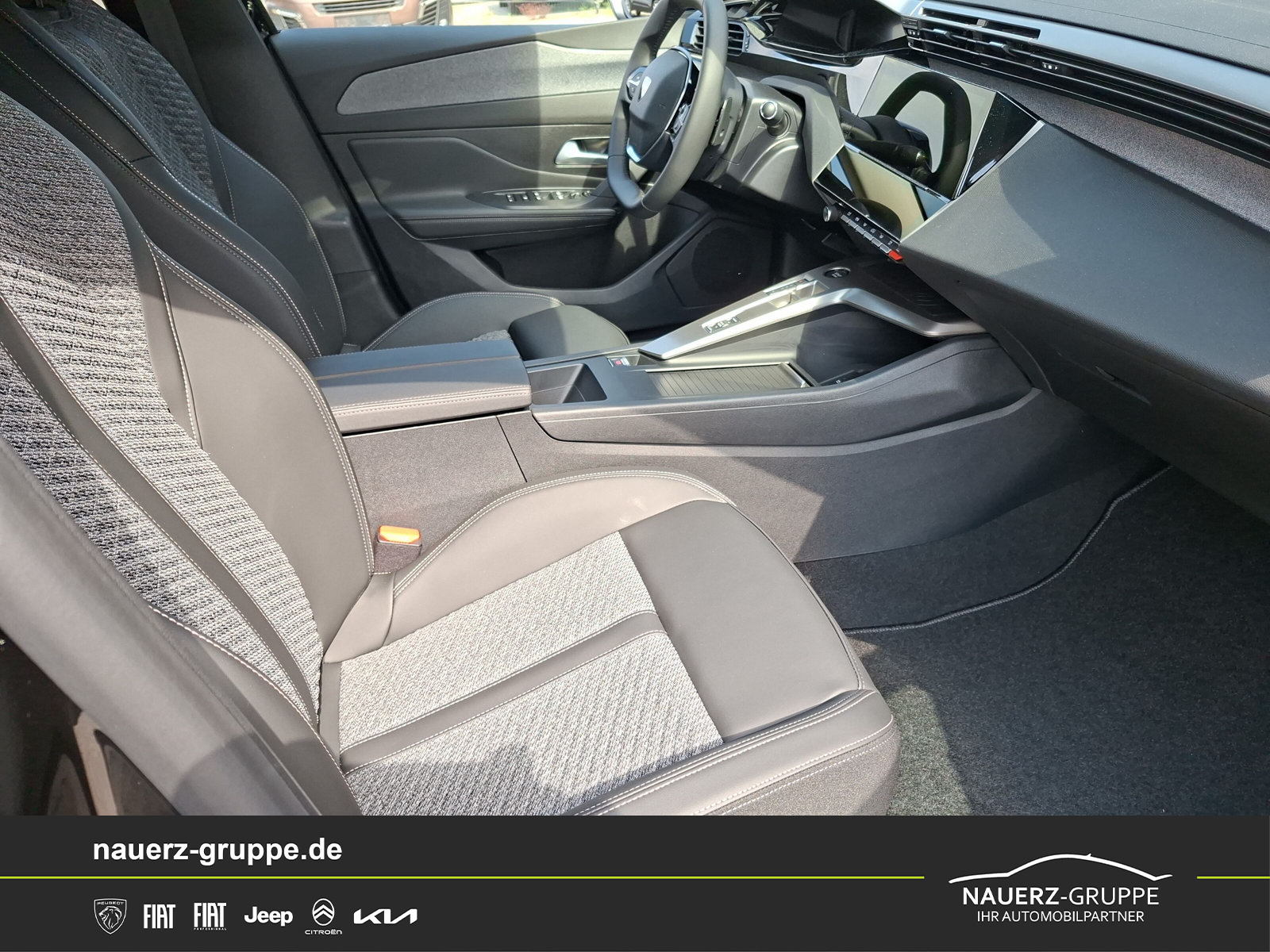 Fahrzeugabbildung Peugeot 308 SW Allure Diesel 130 EAT8 - mit KI generiert/bearbeitet