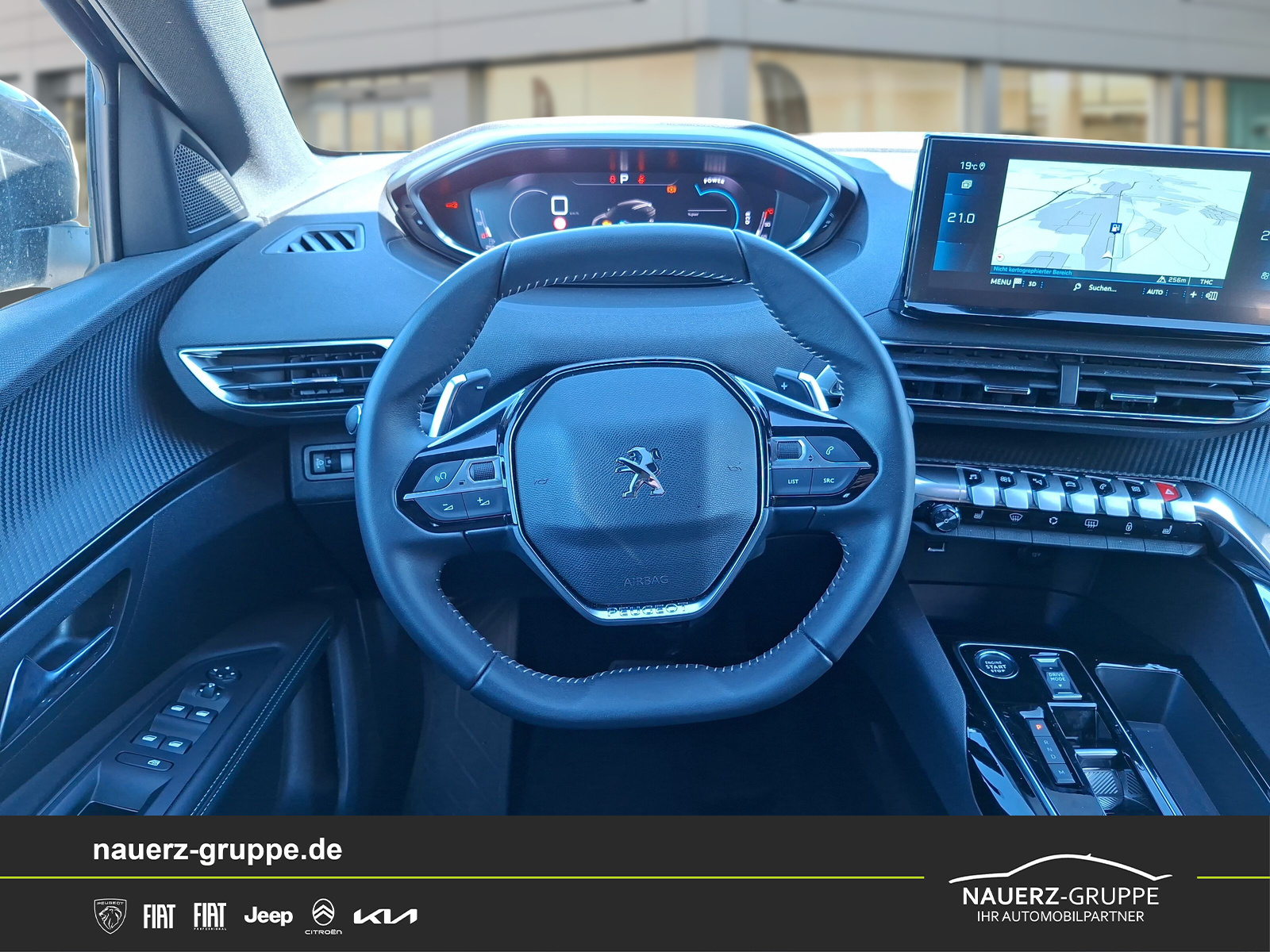 Fahrzeugabbildung Peugeot 3008 Hybrid 136 Allure Pack