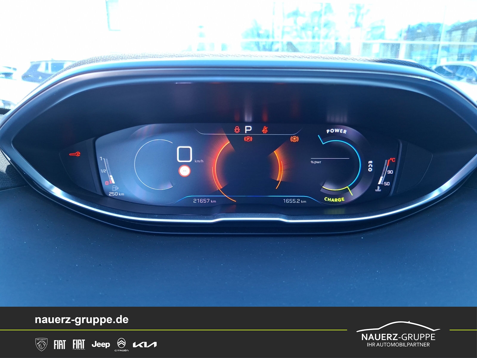 Fahrzeugabbildung Peugeot 3008 Hybrid 136 Allure Pack