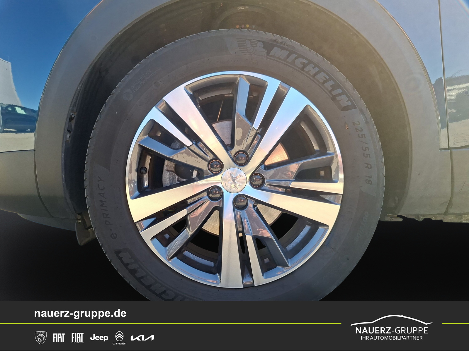 Fahrzeugabbildung Peugeot 3008 Hybrid 136 Allure Pack