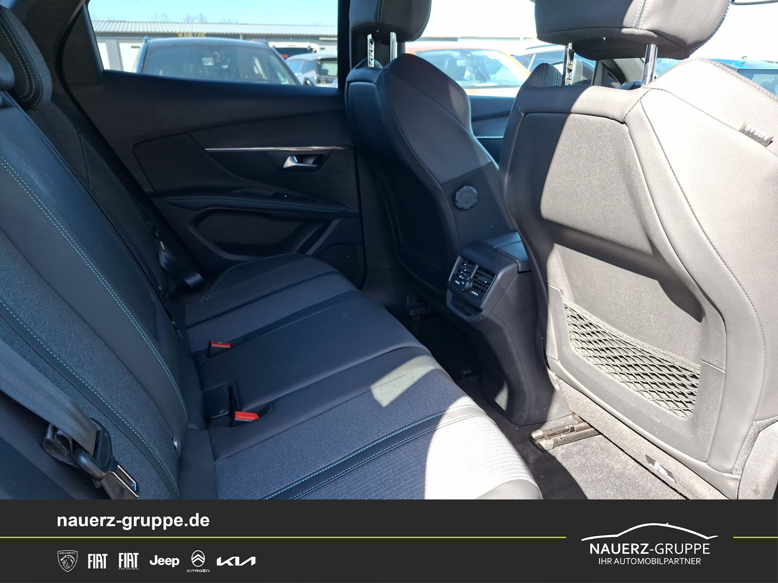 Fahrzeugabbildung Peugeot 3008 Hybrid 136 Allure Pack