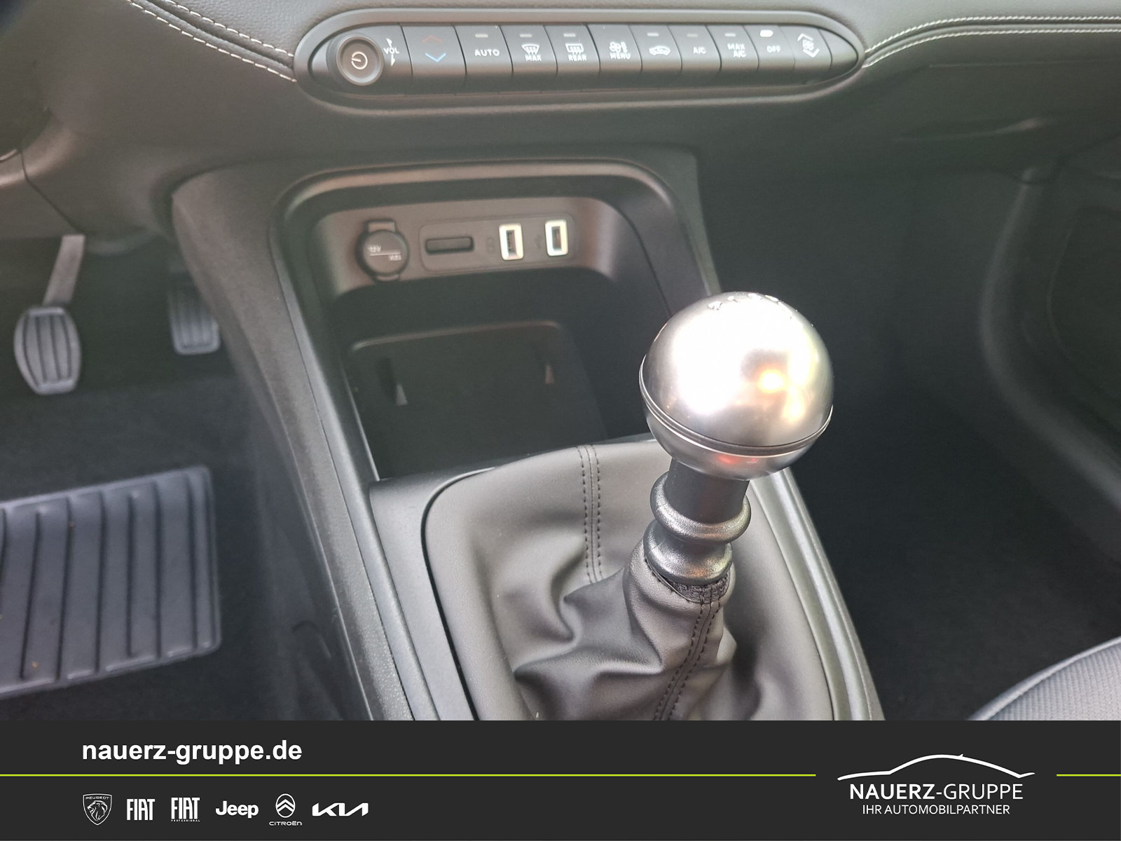 Fahrzeugabbildung Jeep Avenger Altitude - mit KI generiert/bearbeitet