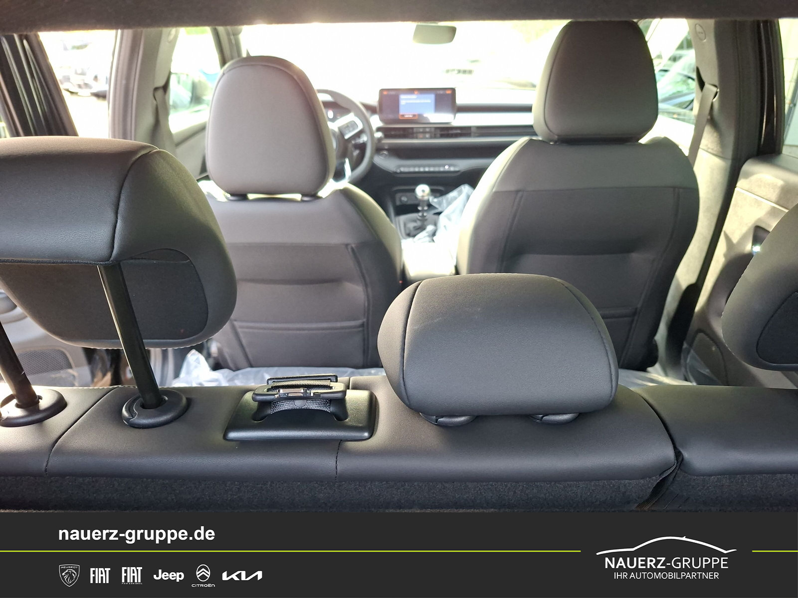 Fahrzeugabbildung Jeep Avenger Altitude - mit KI generiert/bearbeitet