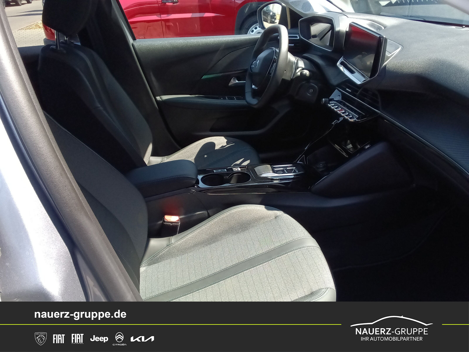 Fahrzeugabbildung Peugeot 208 Allure Pack PureTech 100 EAT8 - mit KI generiert/bearbeitet