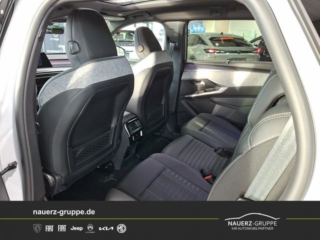 Fahrzeugabbildung Peugeot 5008 GT Hybrid 145 7 Sitze