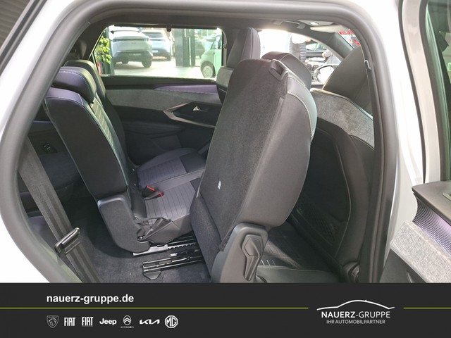 Fahrzeugabbildung Peugeot 5008 GT Hybrid 145 7 Sitze
