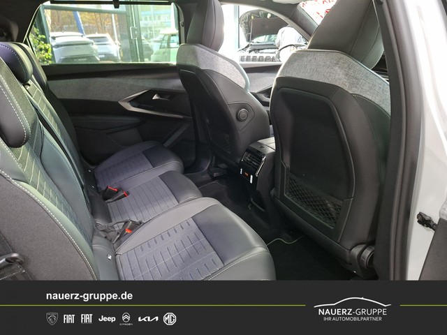 Fahrzeugabbildung Peugeot 5008 GT Hybrid 145 7 Sitze