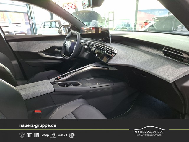 Fahrzeugabbildung Peugeot 5008 GT Hybrid 145 7 Sitze