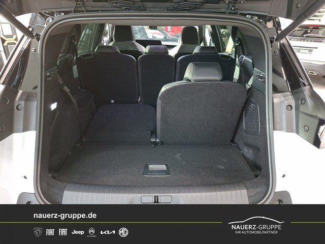Fahrzeugabbildung Peugeot 5008 GT Hybrid 145 7 Sitze