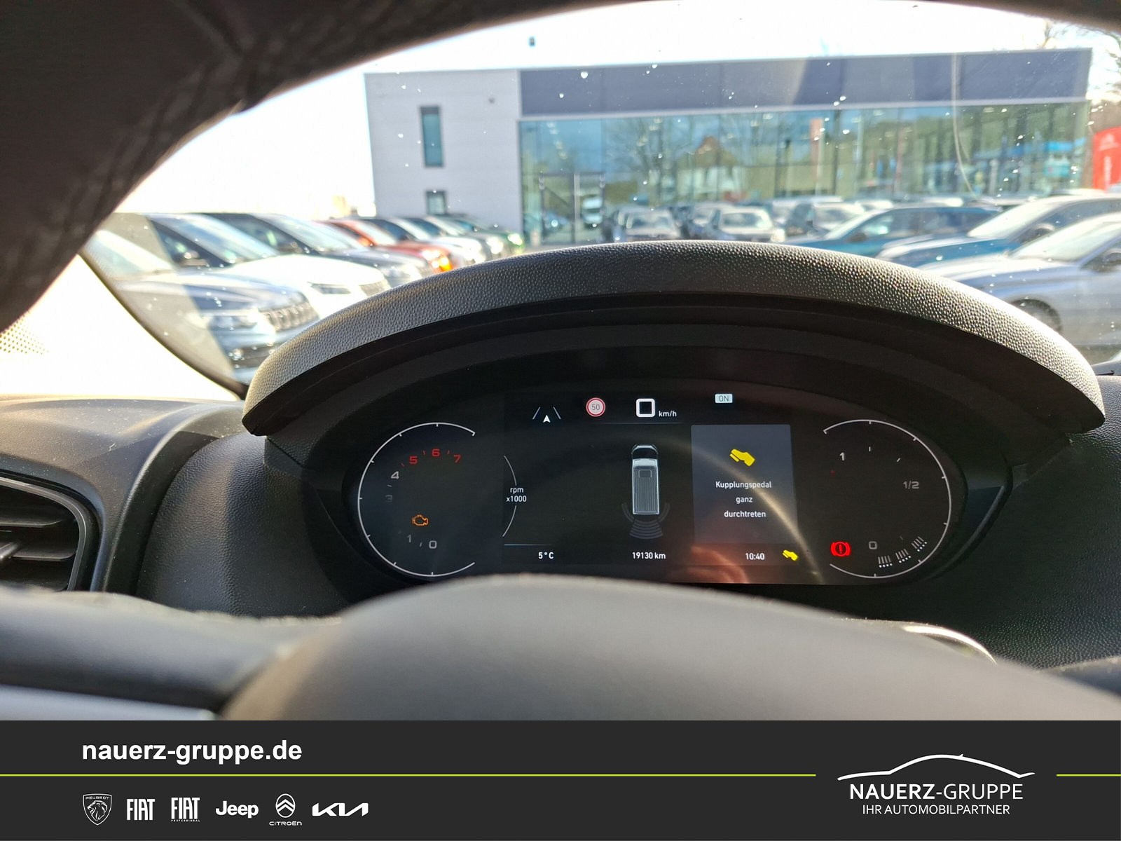 Fahrzeugabbildung Citroen Jumper Kasten Hochraum 35 L3H2 BlueHDi 140