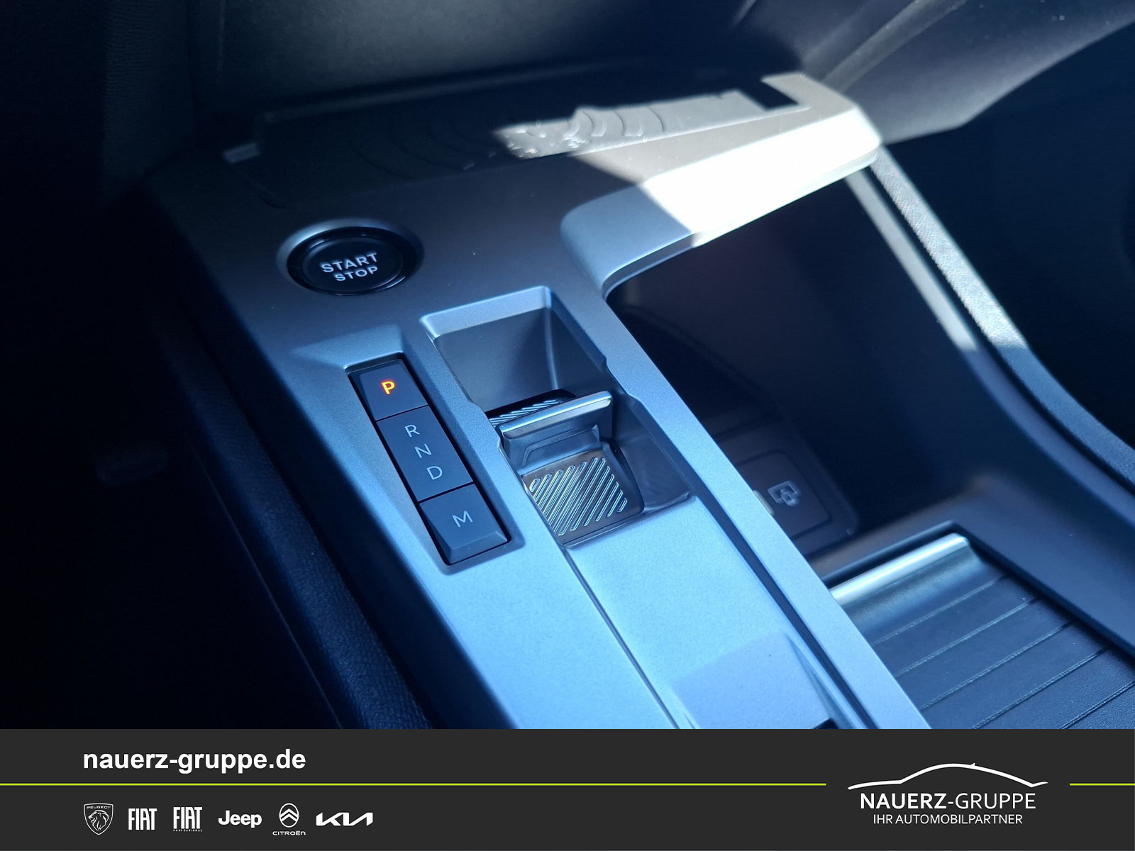 Fahrzeugabbildung Peugeot 308 Hybrid 145 Allure