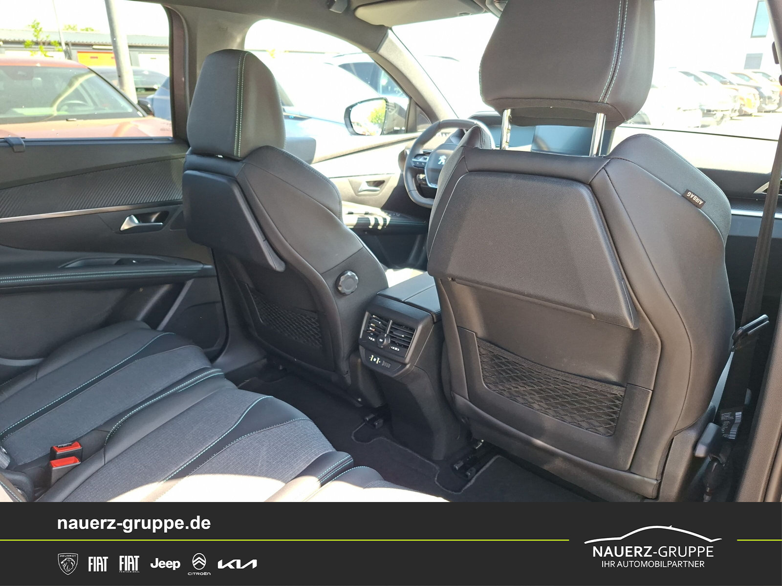 Fahrzeugabbildung Peugeot 5008 Hybrid 136 Allure Pack