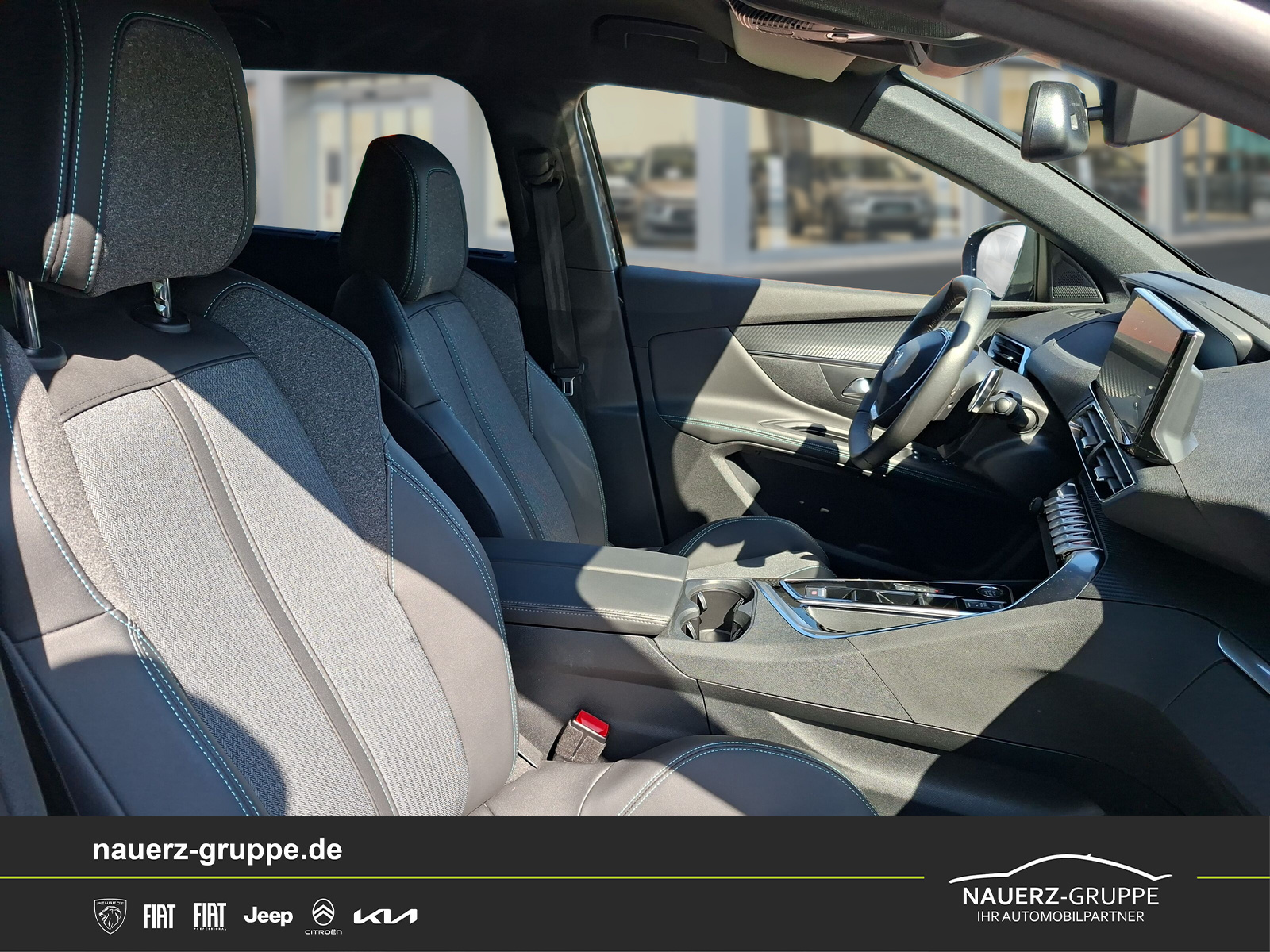 Fahrzeugabbildung Peugeot 5008 Hybrid 136 Allure Pack