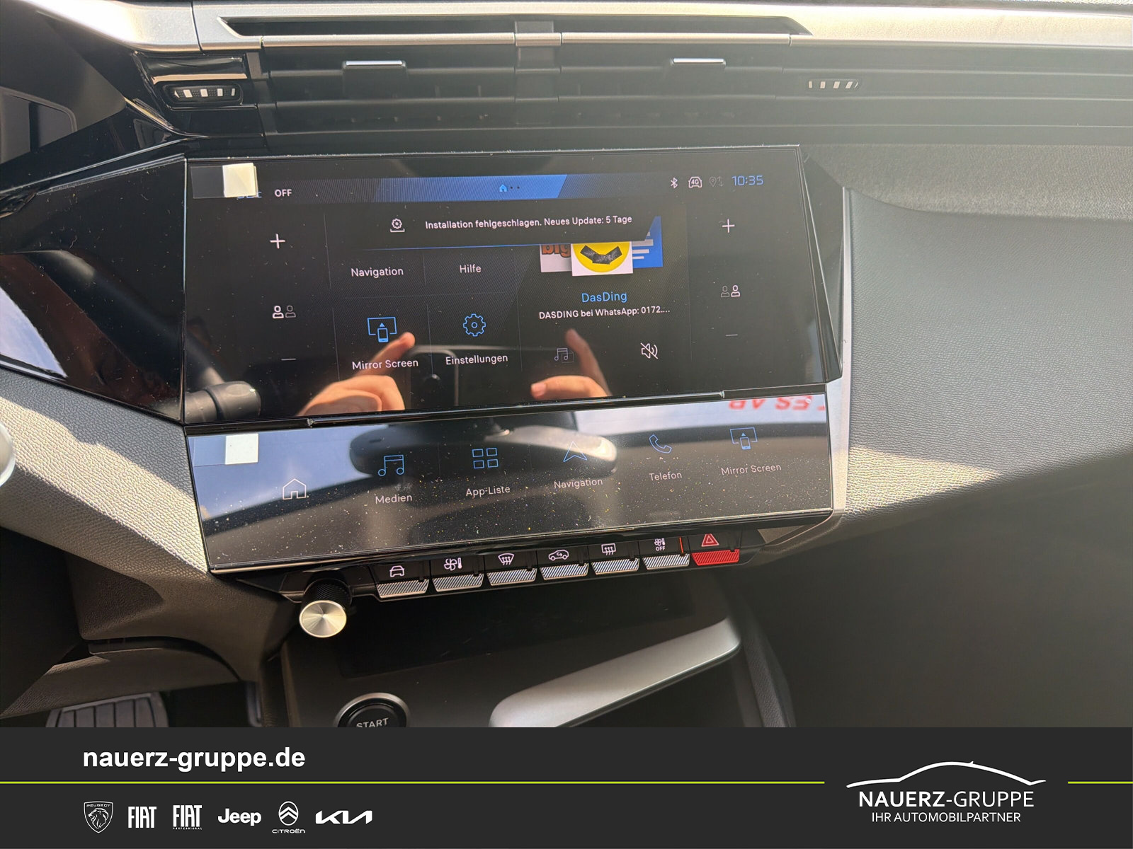 Fahrzeugabbildung Peugeot Neuer 308 ALLURE HYBRID 145 e-DSC6 Hybrid 145 Allure - mit KI generiert/bearbeitet