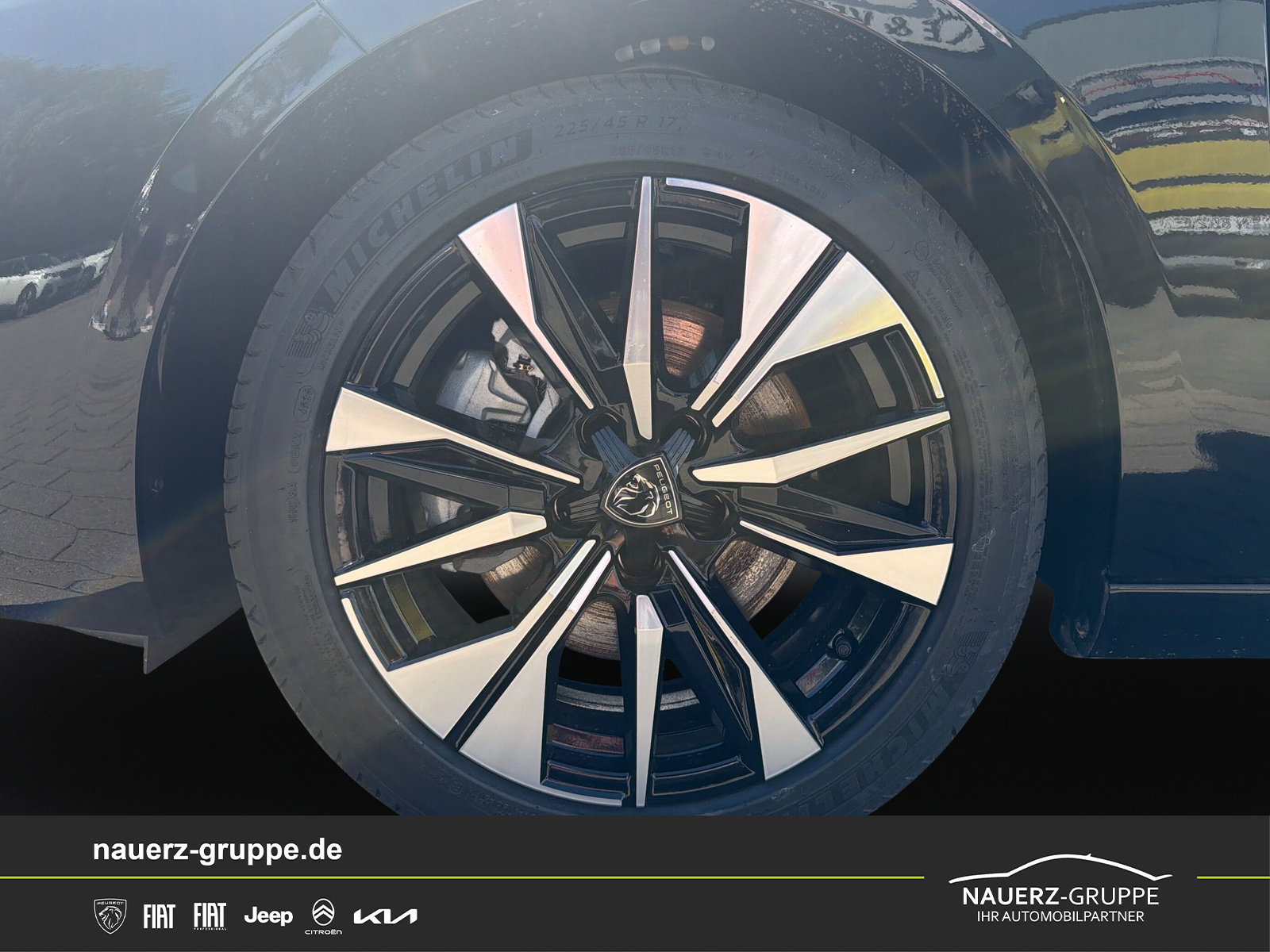 Fahrzeugabbildung Peugeot Neuer 308 ALLURE HYBRID 145 e-DSC6 Hybrid 145 Allure - mit KI generiert/bearbeitet