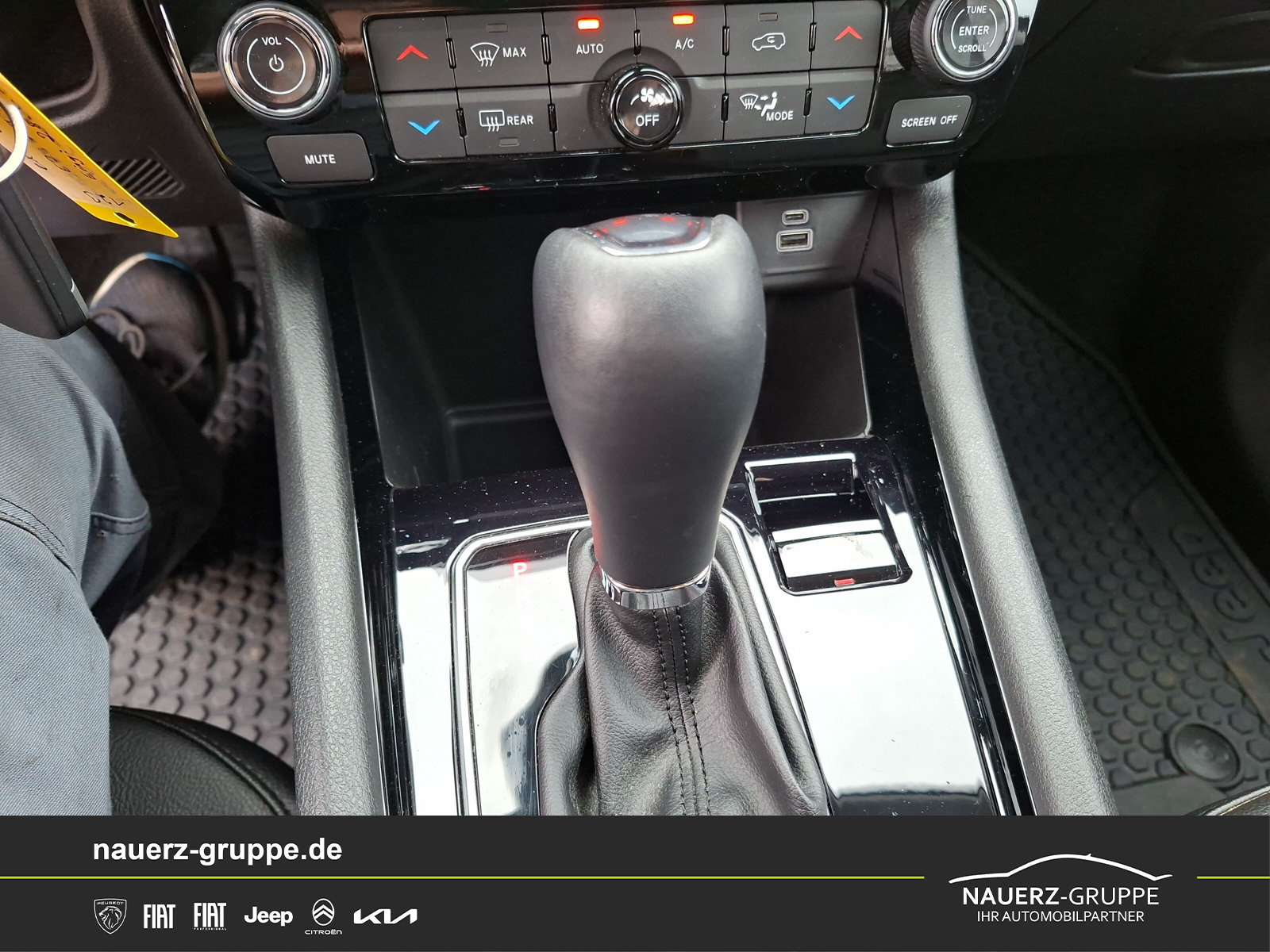 Fahrzeugabbildung Jeep Compass Night Eagle Mild-Hybrid FWD