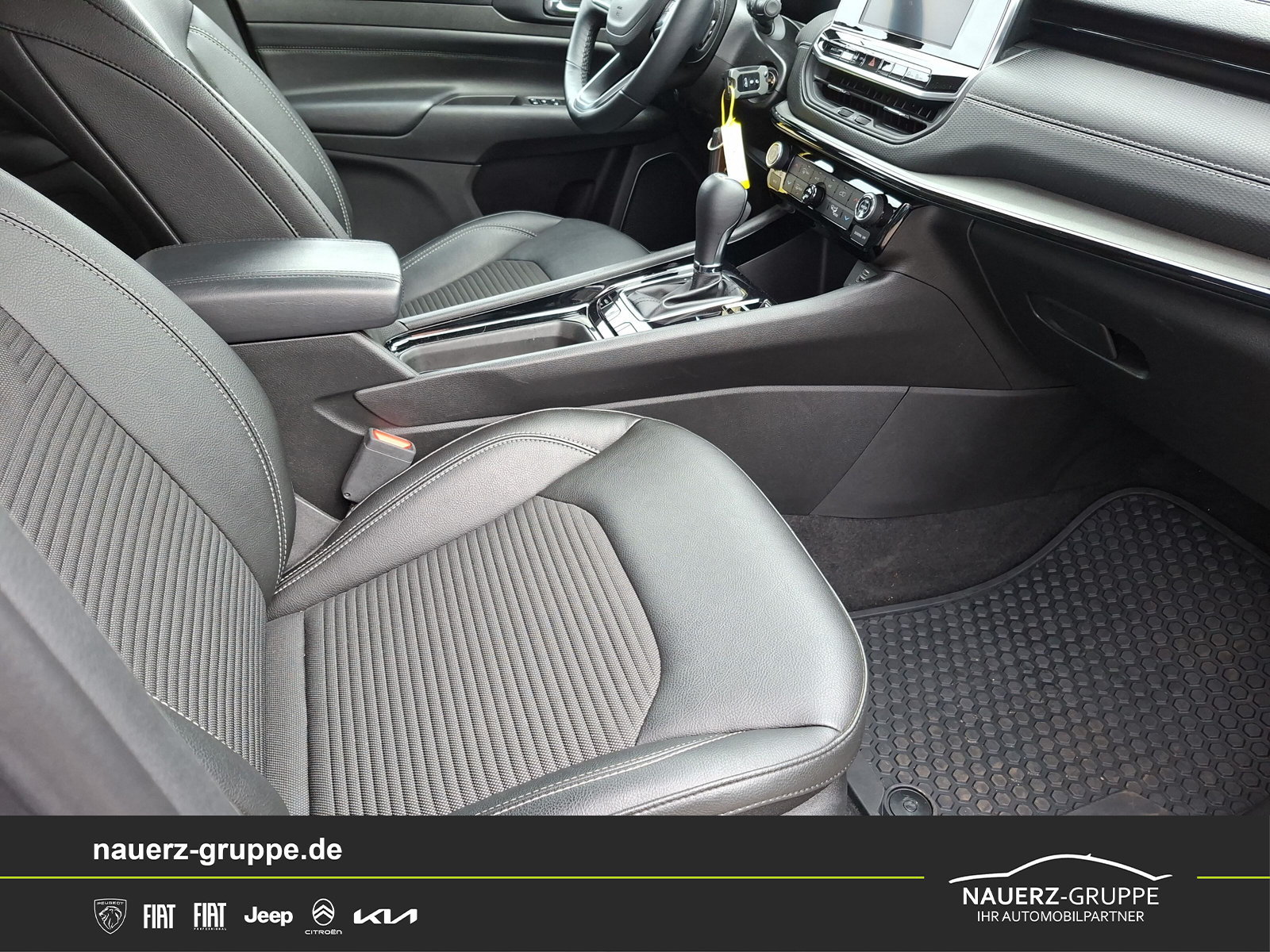 Fahrzeugabbildung Jeep Compass Night Eagle Mild-Hybrid FWD