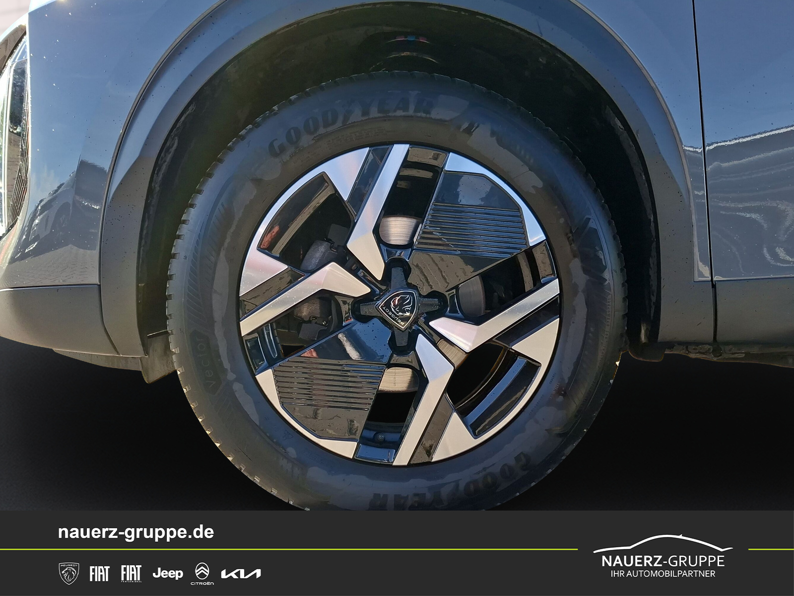 Fahrzeugabbildung Peugeot 2008 GT PureTech 130 EAT8