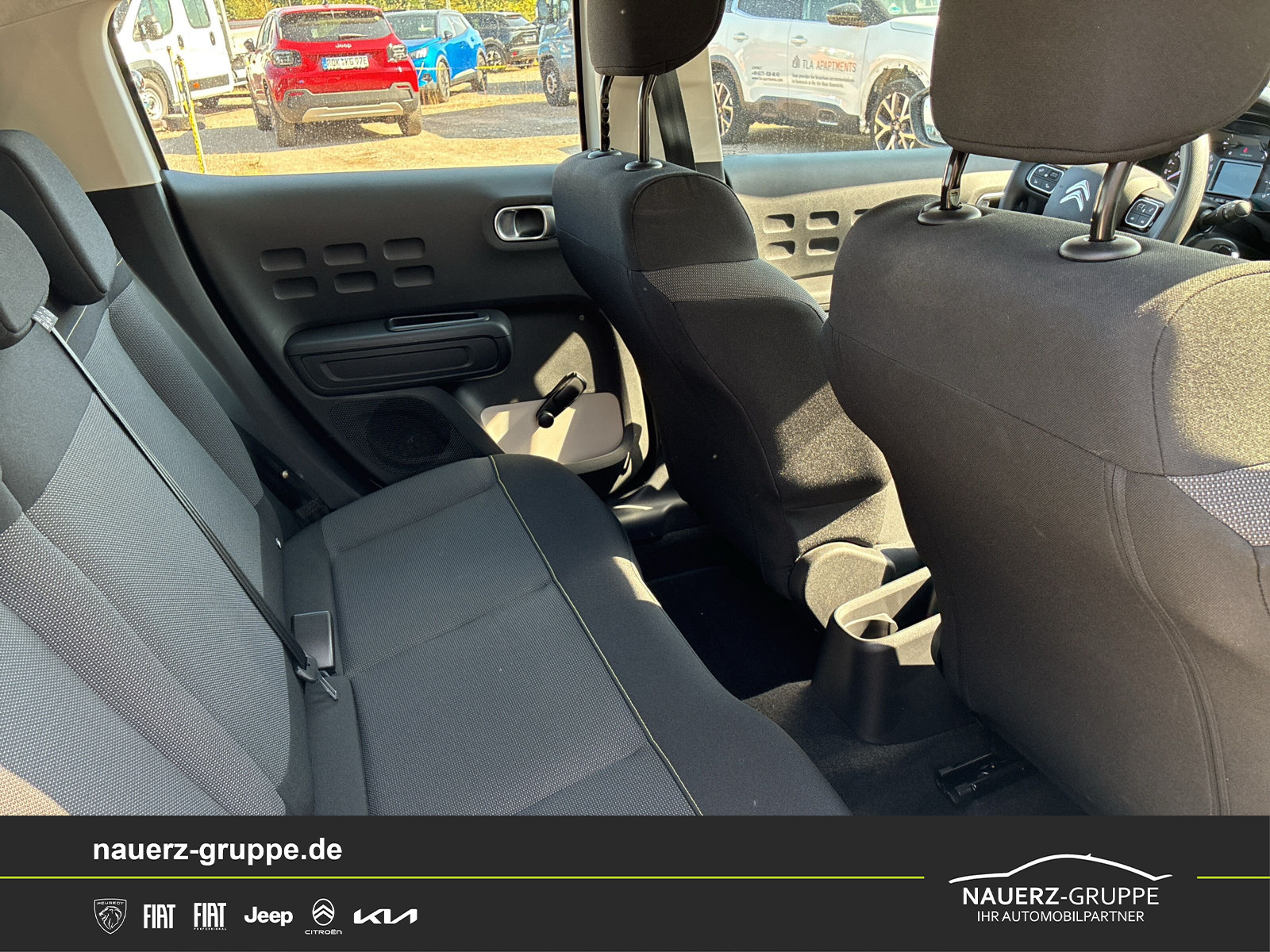 Fahrzeugabbildung Citroen C3 Feel PuteTech 82 5-Türer - mit KI generiert/bearbeitet