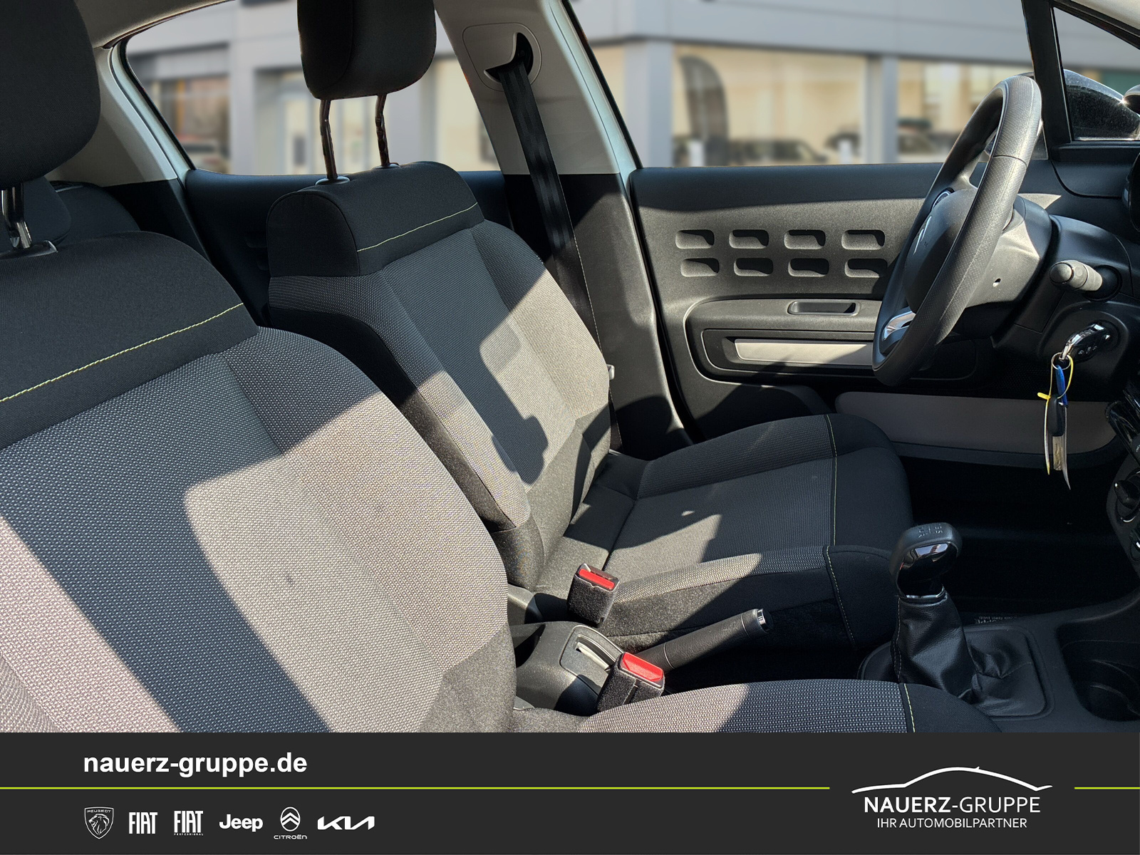 Fahrzeugabbildung Citroen C3 Feel PuteTech 82 5-Türer - mit KI generiert/bearbeitet