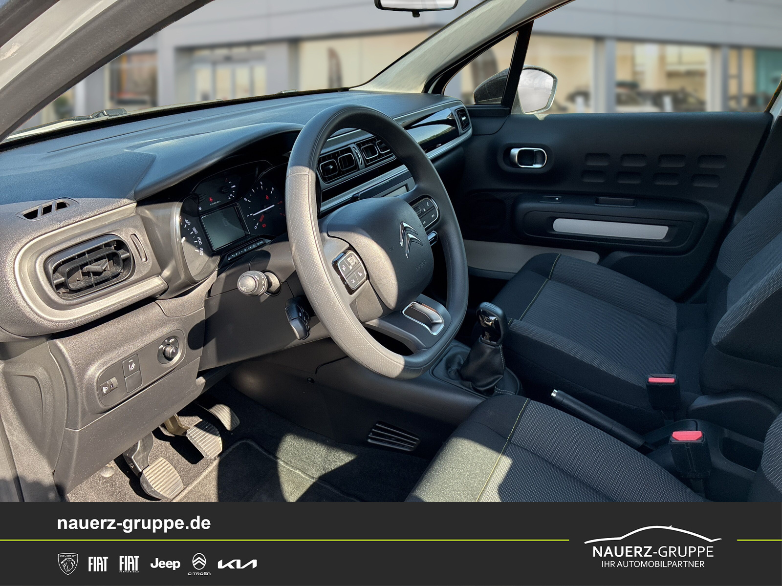 Fahrzeugabbildung Citroen C3 Feel PuteTech 82 5-Türer - mit KI generiert/bearbeitet