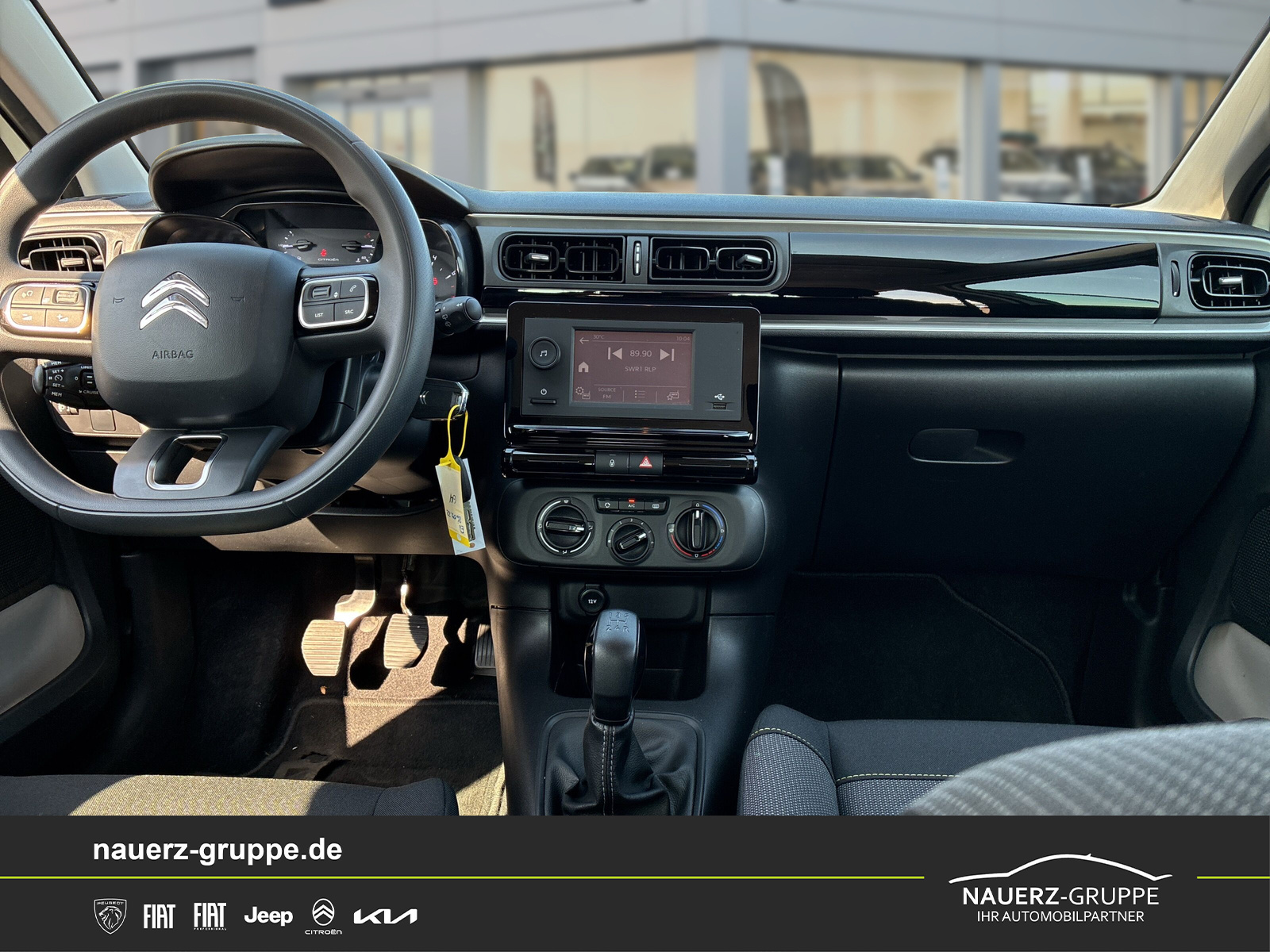 Fahrzeugabbildung Citroen C3 Feel PuteTech 82 5-Türer - mit KI generiert/bearbeitet