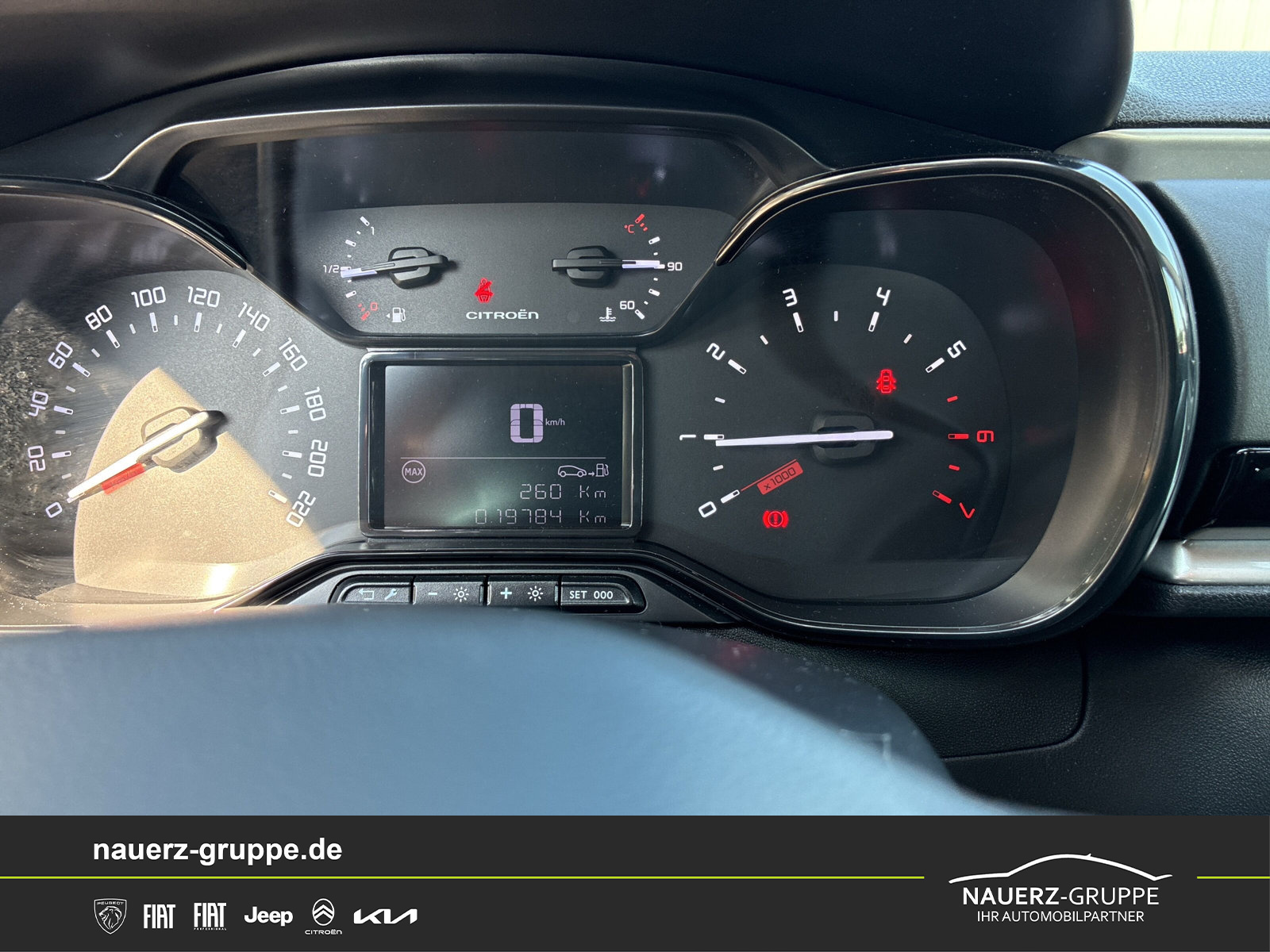 Fahrzeugabbildung Citroen C3 Feel PuteTech 82 5-Türer - mit KI generiert/bearbeitet